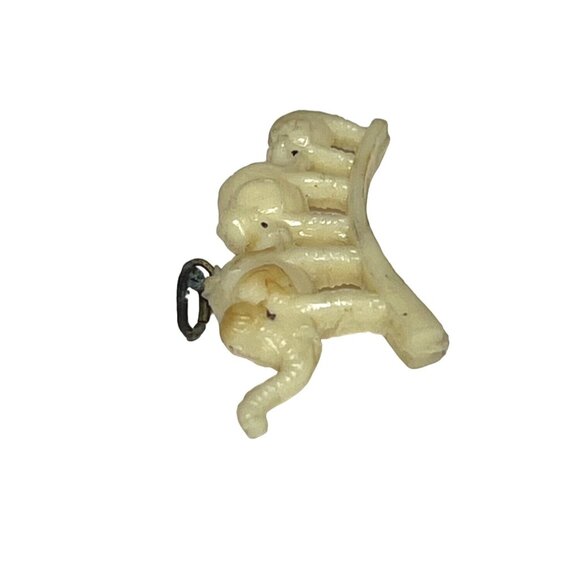 Vintage Celluloid Row of Elephants Charm Cracker Jack Prize - Picture 4 of 6